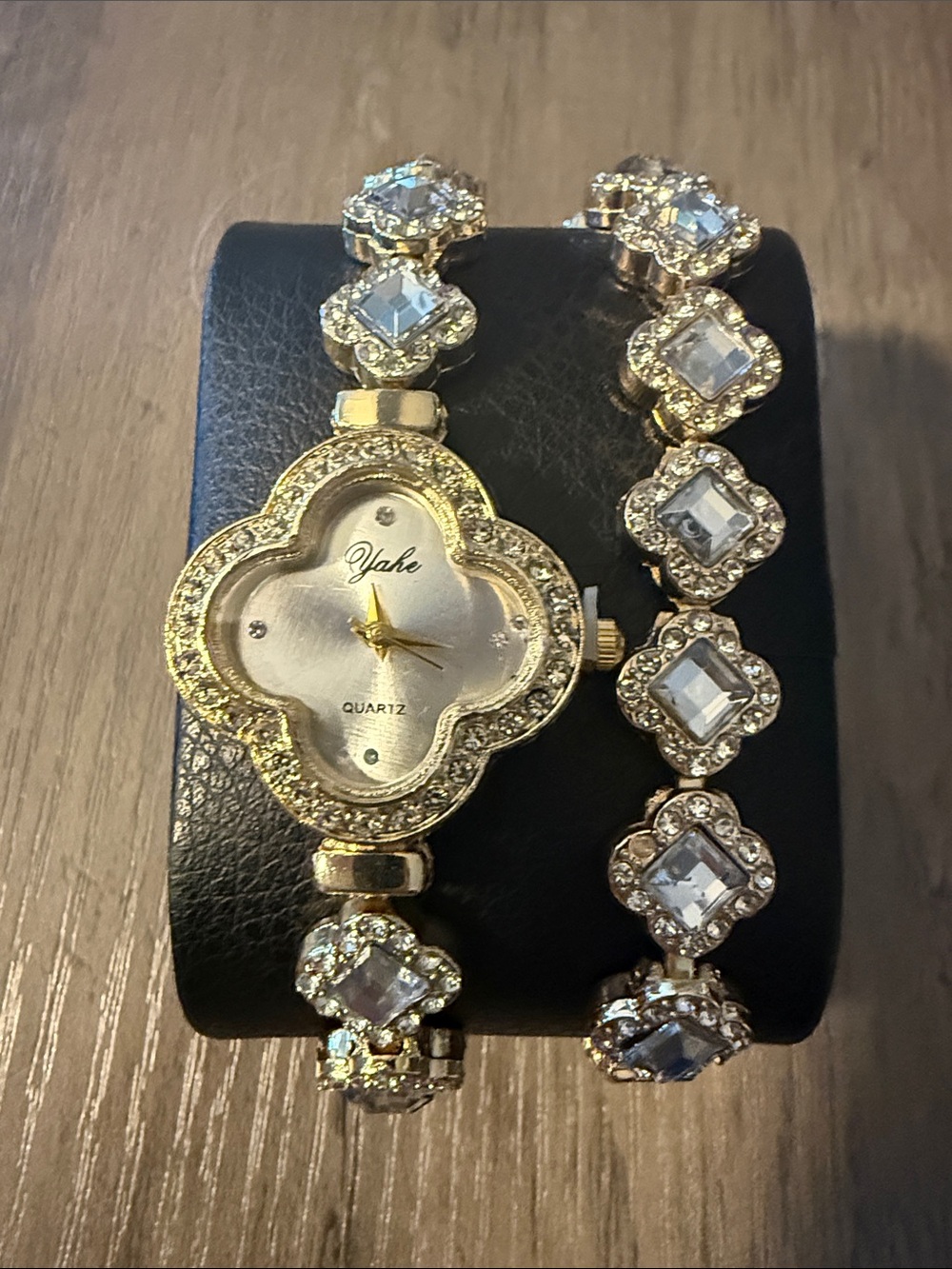 Elegant  Crystal Clover Watch & Bracelet Women Accessories